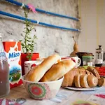 Six-Pack Hostel
